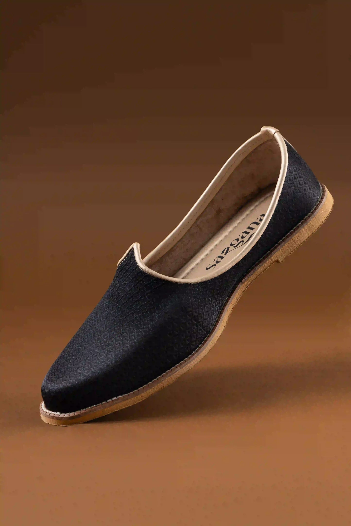 Handcrafted Black Textured Jutti