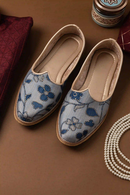 Handcrafted Printed Gray And Blue Floral Jutti