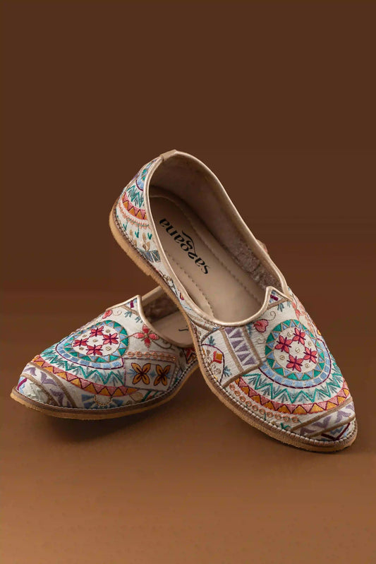 Handcrafted Embriodered Off White Jutti
