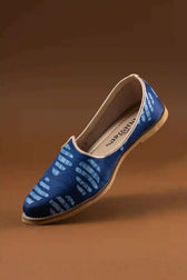 Heel detail of the Navy Blue Jutti illustrating the craftsmanship