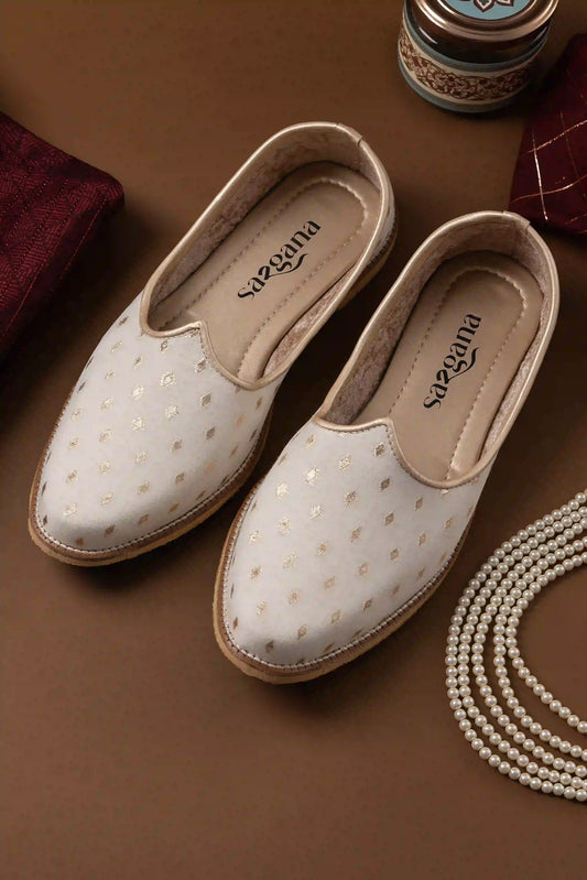 Handcrafted Off White Butta Printed Jutti
