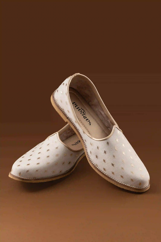 Handcrafted Off White Butta Printed Jutti