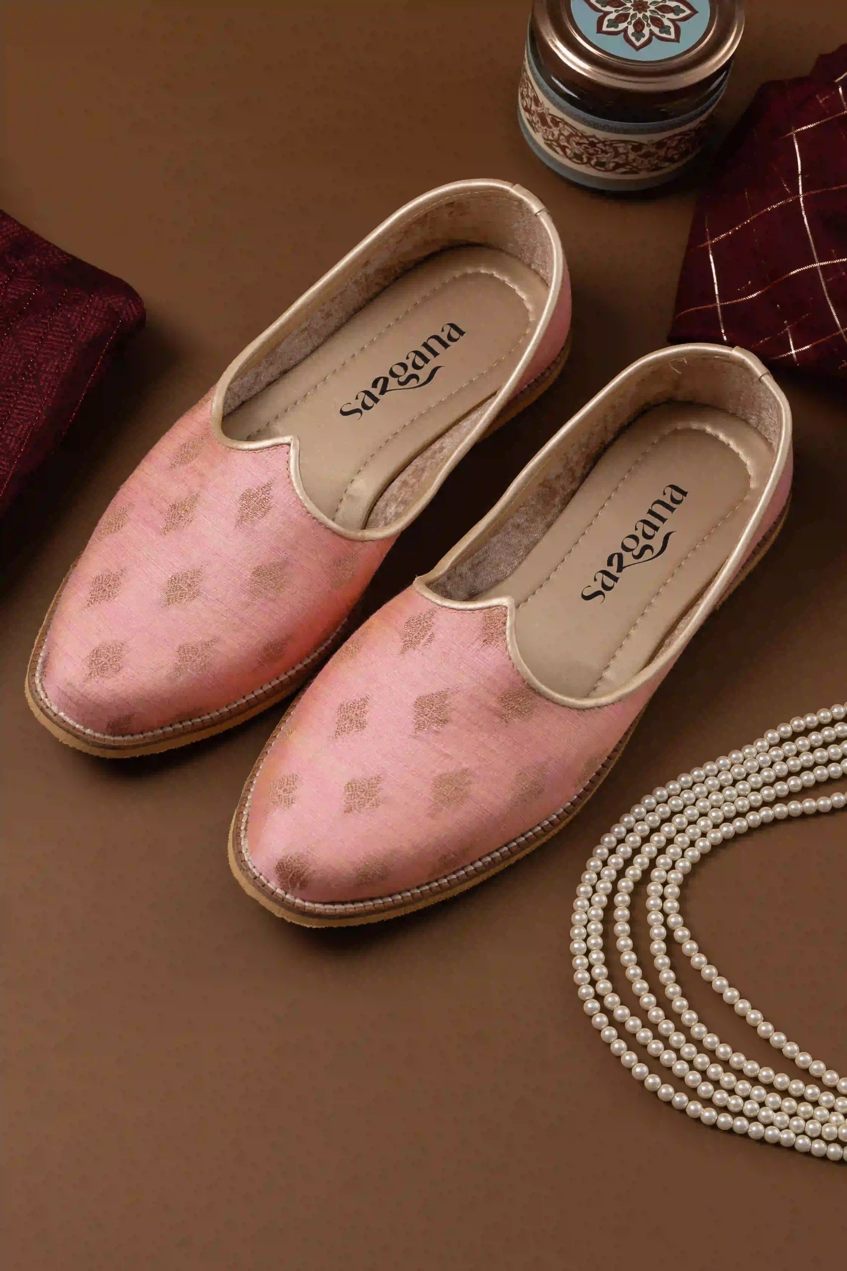 Handcrafted Pink Butta Printed Jutti